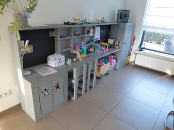 Grote steigerhouten speelhoek met veel opbergruimte beschikbaar voor biedingen
