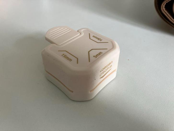 Vaessen Creative Hoekpons 3-in-1 Diagonaal, Hobby en Vrije tijd, Knutselen, Zo goed als nieuw, Gereedschap of Toebehoren, Ophalen of Verzenden