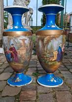 Koppel porseleinen sèvres vazen, Antiek en Kunst, Ophalen