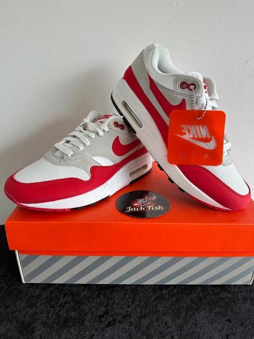 Nike air Max 1 Anniversary red - size 38, Kleding | Heren, Schoenen, Nieuw, Sneakers of Gympen, Overige kleuren, Verzenden
