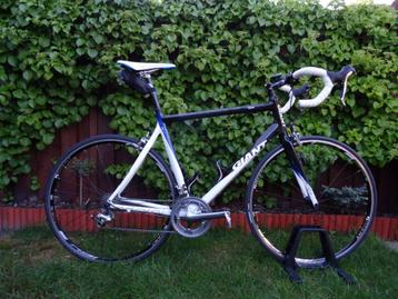 Full Carbon GIANT Racefiets #Shimano 105 #Maat 57 cm beschikbaar voor biedingen