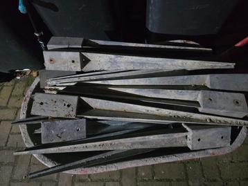 Paal houders beschikbaar voor biedingen