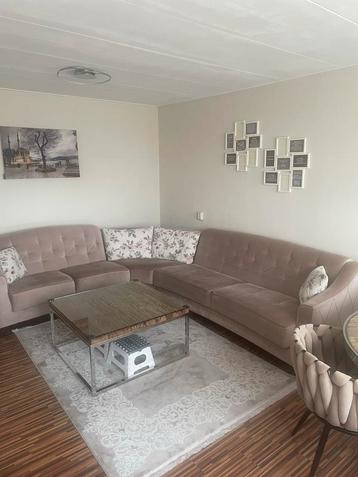 Mooie Hoekbank - Stijlvol en Comfortabel! beschikbaar voor biedingen