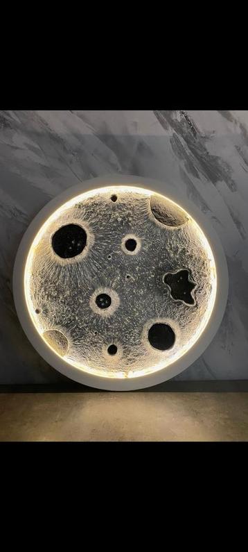 MAANLAMP dimbaar  beschikbaar voor biedingen
