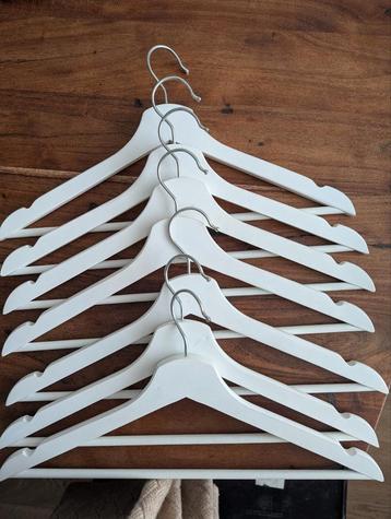  Houten Kledinghangers Wit 8 stuks! beschikbaar voor biedingen