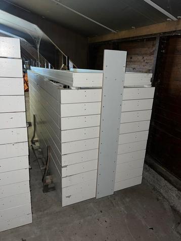 23 Deurkozijnen met 3 puntsluiting beschikbaar voor biedingen