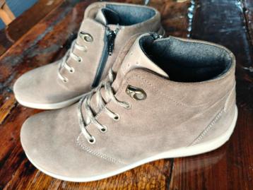 Helvesko schoenen JOY beschikbaar voor biedingen