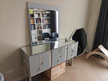 Kaptafel met spiegel - Modern Design beschikbaar voor biedingen