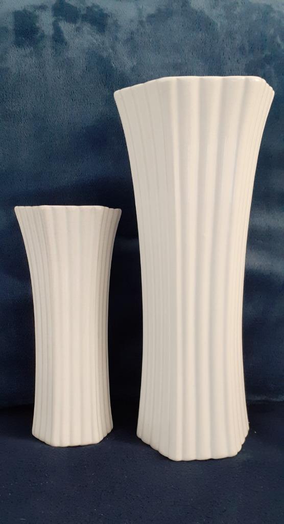 VAAS - DELFTS WIT PORCELEIN - SET VAN 2, Huis en Inrichting, Woonaccessoires | Vazen, Zo goed als nieuw, Wit, Minder dan 50 cm