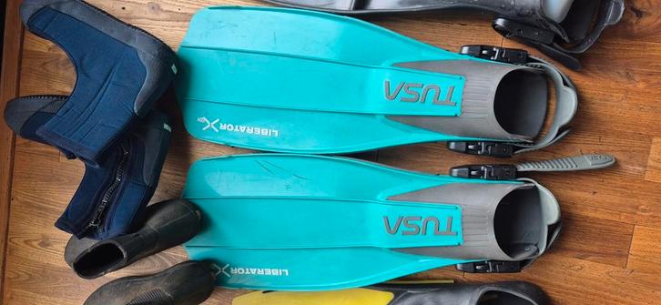 Te koop 3 paar duik'flippers' / zwemvliezen.Tusa,Mares,Lucas, Watersport en Boten, Duiken, Zo goed als nieuw, Zwem- of Duikvliezen