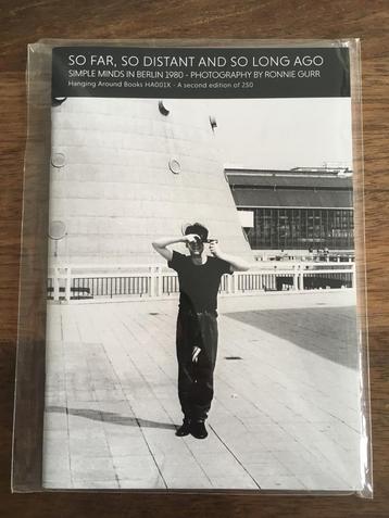Fotoboekje Simple Minds So Far So Distant Berlin 1980 NIEUW beschikbaar voor biedingen