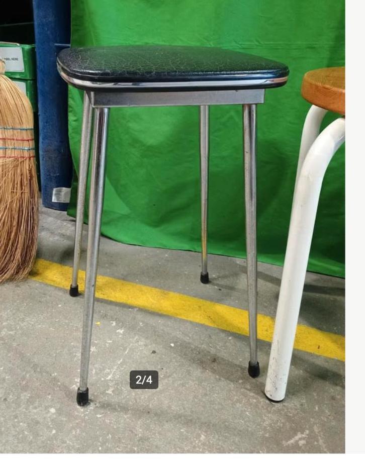 krukje 2 verschillende voor 7,50 resp 5 eurp, Huis en Inrichting, Krukjes, Gebruikt, Hout, Ophalen