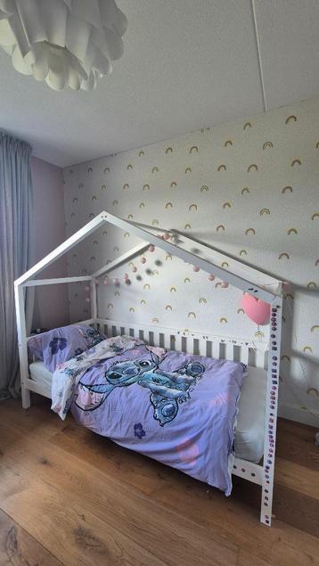 Super gezellige bedbank met dak  beschikbaar voor biedingen