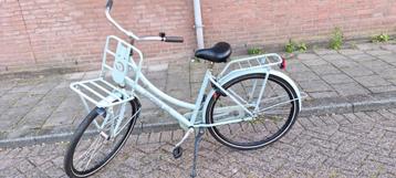 Oma fiets  beschikbaar voor biedingen