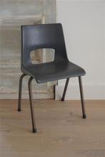 Vintage kunststof kinderstoeltje Ahrend, Kinderen en Baby's, Kinderkamer | Tafels en Stoelen, Ophalen of Verzenden, Gebruikt, Stoel(en)