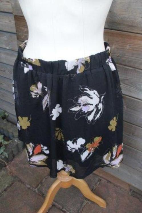 Rok zwart bloem Gestuz mt 38 Amali OPRUIMING Vaste prijs, Kleding | Dames, Rokken, Zo goed als nieuw, Maat 38/40 (M), Zwart, Ophalen of Verzenden