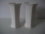 2 Flora Gouda plateel keramiek vazen jr.ca.1960. Wit glazuur, Antiek en Kunst, Antiek | Vazen, Ophalen of Verzenden