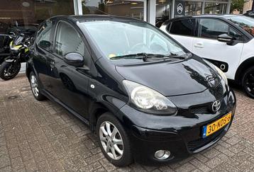 Toyota Aygo 5-Deurs 1.0 12V Vvt-i 2010 Zwart Apk.2-2026  beschikbaar voor biedingen