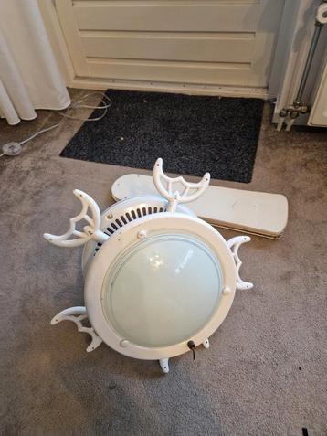 Gratis Plafondventilator beschikbaar voor biedingen