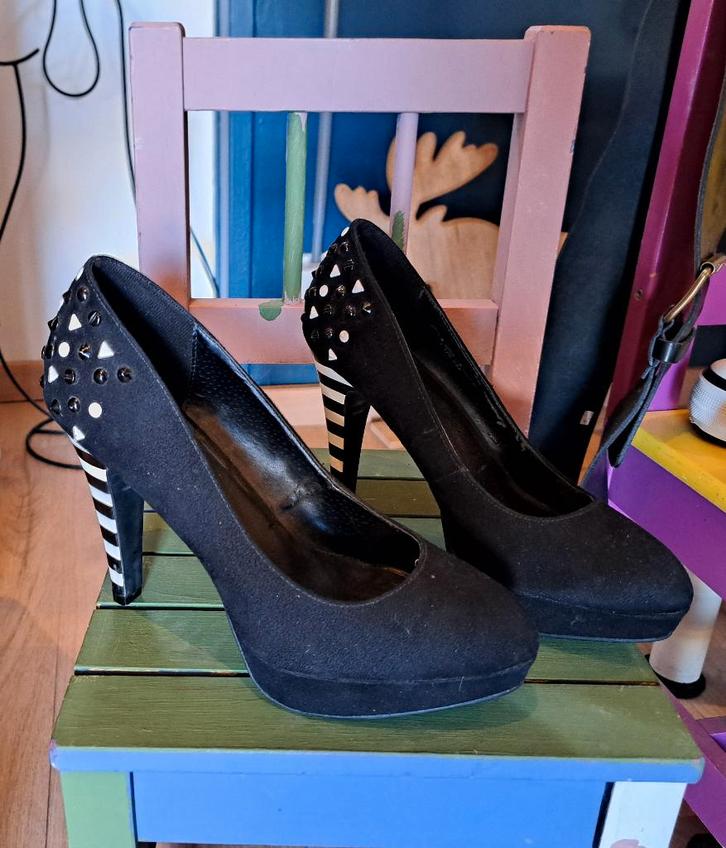 Tweedehands kleding en schoenen, Kleding | Dames, Schoenen, Gedragen, Overige typen, Ophalen of Verzenden