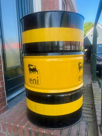 Stalen vaten 208 liter 2 voor €15,- 0650526928 beschikbaar voor biedingen