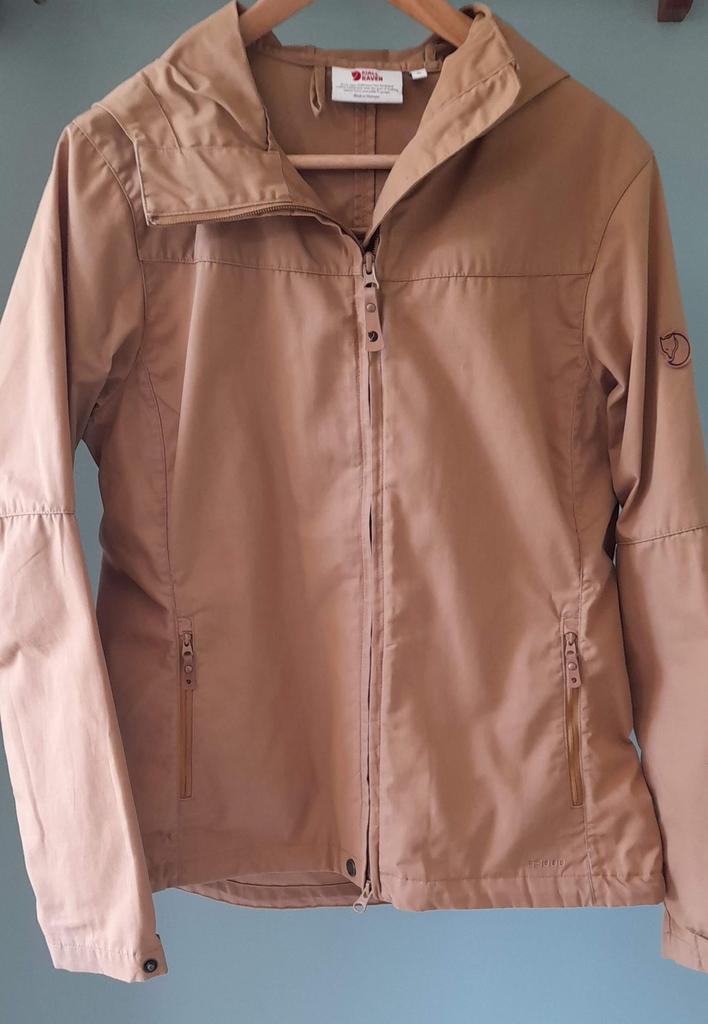 Fjallraven Stina Jas zo goed als nieuw maat M, Kleding | Dames, Jassen | Zomer, Zo goed als nieuw, Maat 38/40 (M), Ophalen of Verzenden