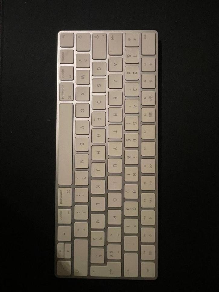 Apple Magic Keyboard 2, Computers en Software, Toetsenborden, Zo goed als nieuw, Azerty, Draadloos, Ergonomisch, Ophalen of Verzenden