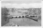 Amsterdam Amstel met Magerebrug., Ophalen of Verzenden, 1940 tot 1960, Gelopen, Noord-Holland