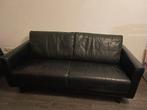 Zwart lederen bank I.Z.G.ST  T.E.A.B Wegens verhuizing, Huis en Inrichting, Banken | Bankstellen, Ophalen, 150 tot 200 cm, Tweepersoons