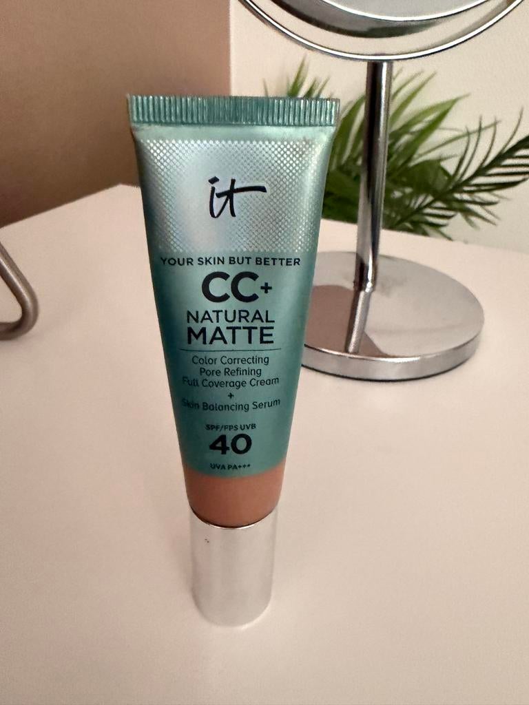 IT Cosmetics CC+ Cream Natural Matte Tan, Sieraden, Tassen en Uiterlijk, Uiterlijk | Cosmetica en Make-up, Gebruikt, Make-up, Gehele gezicht