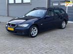 BMW 3-serie Touring 318i ZEER NETTE AUTO - NWE APK - DEALER, Blauw, Handgeschakeld, 1405 kg, Geïmporteerd