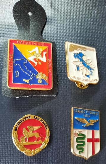 Italiaanse militaire broches VINTAGE beschikbaar voor biedingen