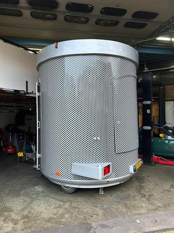 Roka foodtrailer foodtruck beschikbaar voor biedingen