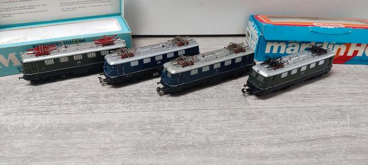 grote verzameling marklin locomotieven 3034 blauw en groen, Hobby en Vrije tijd, Modeltreinen | H0, Gebruikt, Locomotief, Wisselstroom