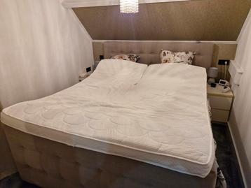 Topdekmatras / Matrastopper beschikbaar voor biedingen