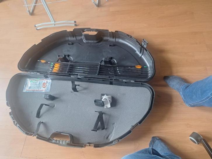 Hoyt Ignite Compoundboog + 8 Pijlen, Sport en Fitness, Handboogschieten, Gebruikt, Compoundboog, Ophalen of Verzenden