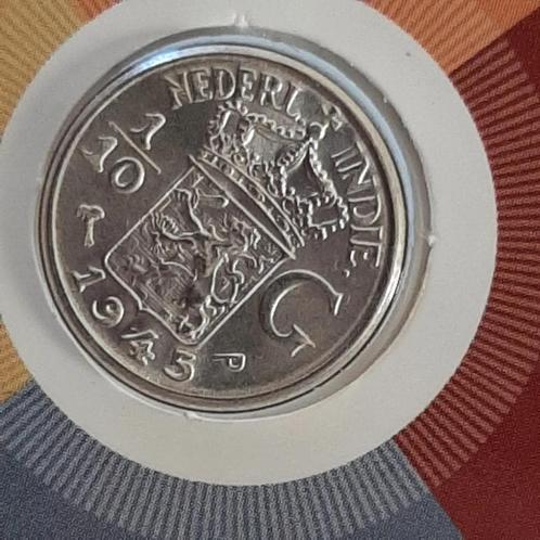 1/10de Gulden Nederlands-Indië 1945P - variant B in coincard, Postzegels en Munten, Munten | Nederland, 25 cent, Koningin Wilhelmina