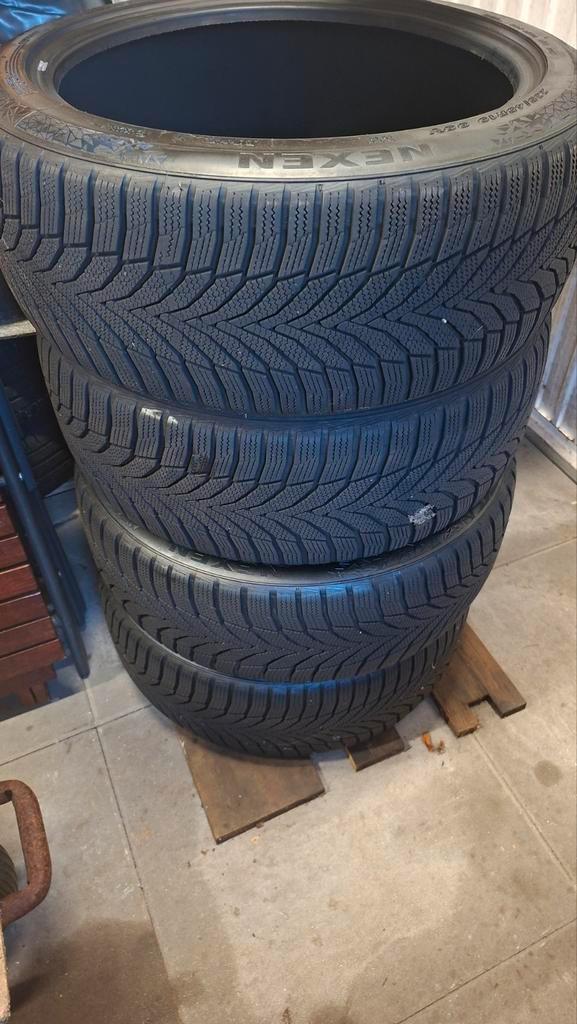 Winterbanden Nexen Winguard Sport 2.  Set 4 stuks 235/45/19, Auto-onderdelen, Banden en Velgen, Band(en), Winterbanden, 19 inch
