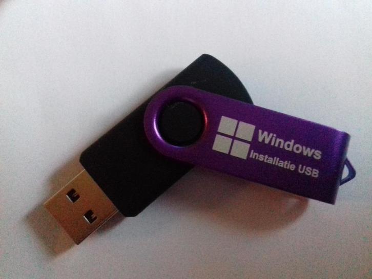 Windows 11 Pro installatie USB zonder hardware controle, Computers en Software, Besturingssoftware, Nieuw, Windows, Ophalen of Verzenden