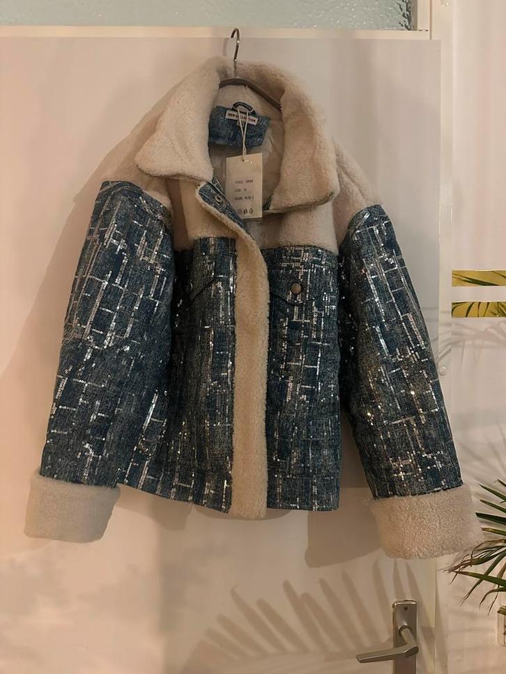 Pailetten Jas met Teddy Voering, Kleding | Dames, Jasjes, Kostuums en Pakken, Nieuw, Jasje, Maat 38/40 (M), Blauw, Ophalen of Verzenden