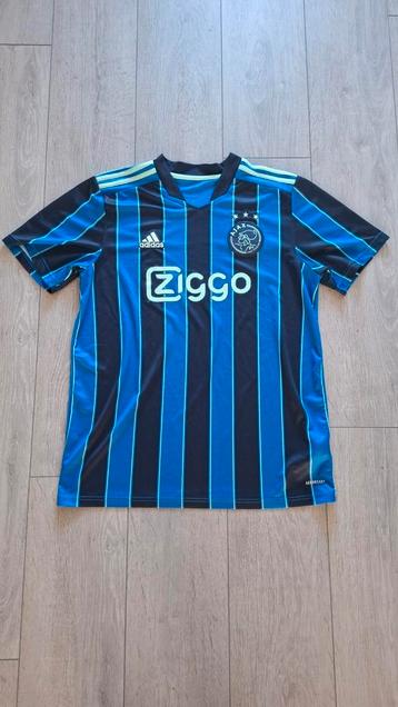 Ajax 21/22 uit-tenue --> Maat L beschikbaar voor biedingen