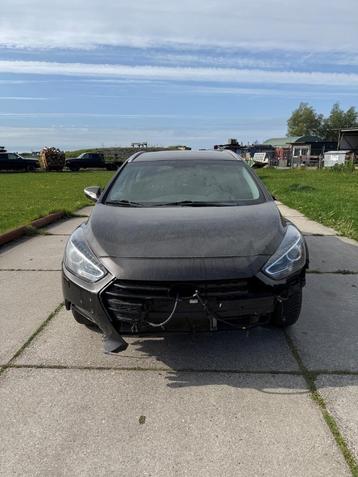 Hyundai i40 in onderdelen  beschikbaar voor biedingen
