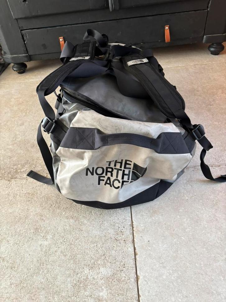 The North Face Base Camp Duffel Bag maat M, Sieraden, Tassen en Uiterlijk, Tassen | Reistassen en Weekendtassen, Zo goed als nieuw