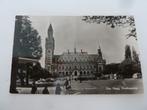 Den Haag circa 1955 Vredespaleis met volk en veel auto's, 1940 tot 1960, Zuid-Holland, Ongelopen, Ophalen of Verzenden