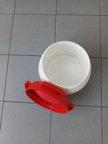 CurTec Kunststof Pot met Rode Deksel beschikbaar voor biedingen