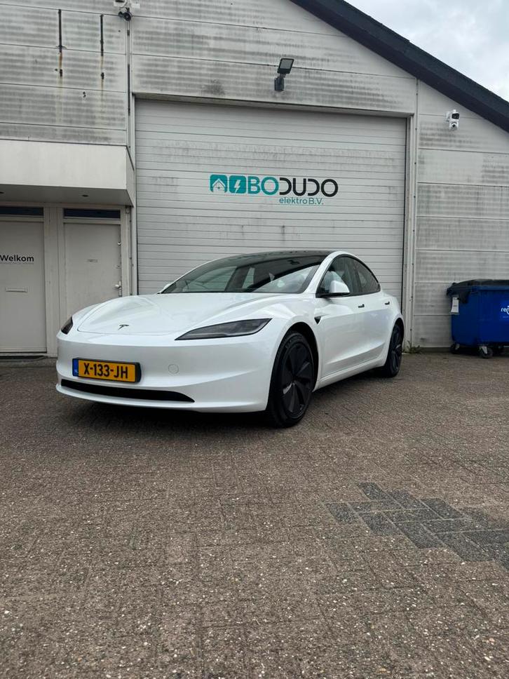 Tesla Model 3 2024 Wit BTW, Auto's, Tesla, Particulier, Model 3, Achteruitrijcamera, Adaptieve lichten, Adaptive Cruise Control
