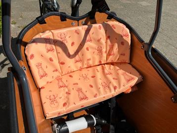 Zitkussen Babboe Bakfiets beschikbaar voor biedingen