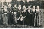 Geldersche boerinnen in folklore klederdracht [KRST005-1916, Verzenden, 1920 tot 1940, Gelopen, Gelderland