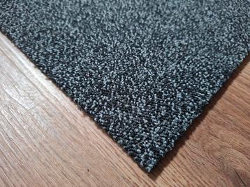 Tapijttegels zwart 50x50 cm  beschikbaar voor biedingen
