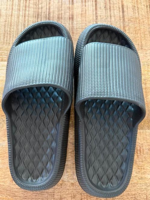 Slippers, 38/39 (vallen als 36/37), Kleding | Dames, Schoenen, Nieuw, Slippers, Zwart, Ophalen of Verzenden